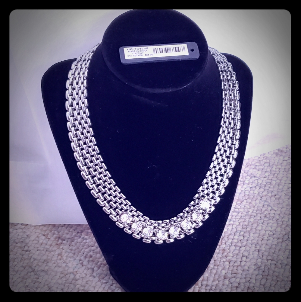 Ann Taylor statement necklace NWT